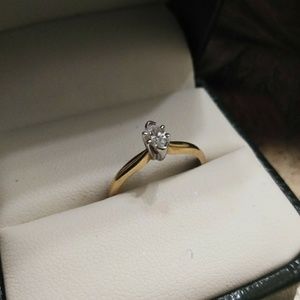 *HOLD FOR MADKIS22* 14k gold diamond ring